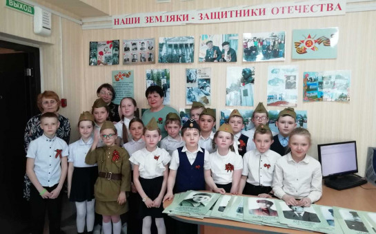 Экскурсию для школьников провели архивисты Кочковского района 